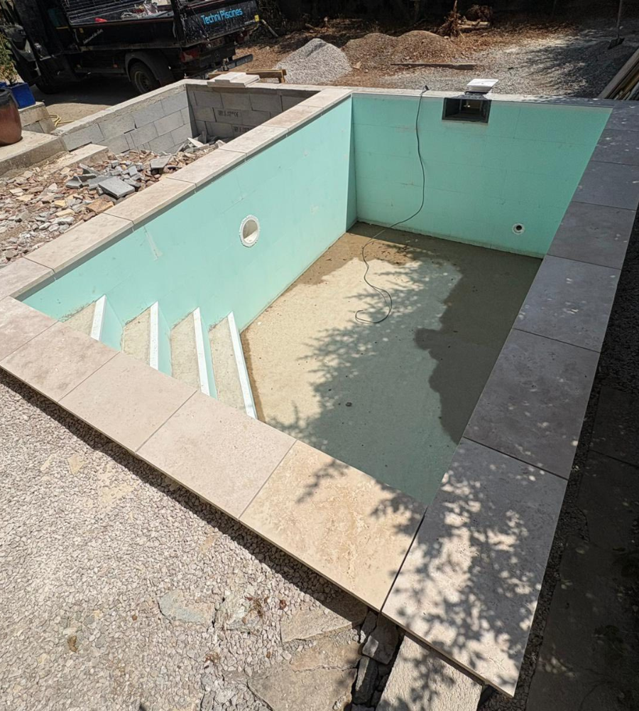 Construction piscine 10m2 4